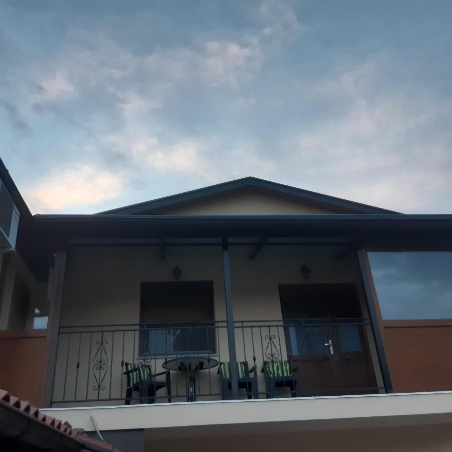 Apartma In Sobe Pilih Vipava Buitenkant foto