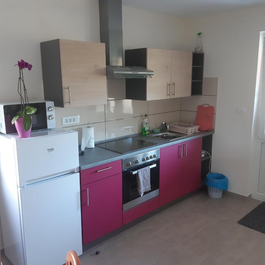 Apartma In Sobe Pilih Vipava Buitenkant foto