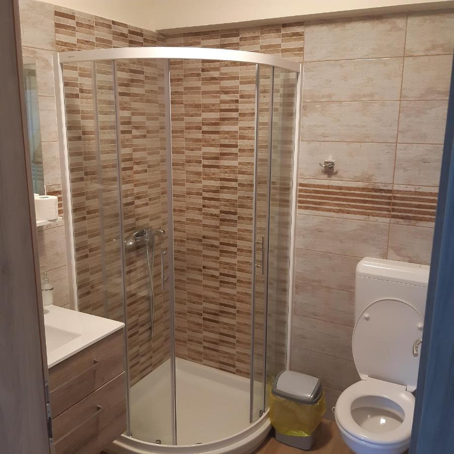 Apartma In Sobe Pilih Vipava Buitenkant foto