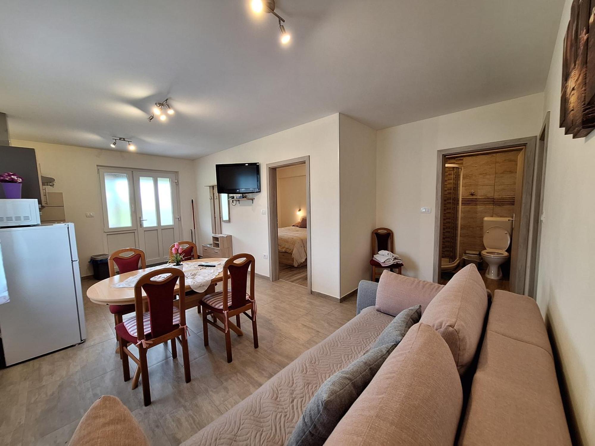 Apartma In Sobe Pilih Vipava Buitenkant foto