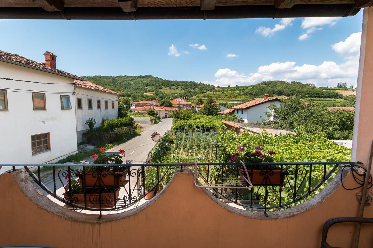 Apartma In Sobe Pilih Vipava Buitenkant foto
