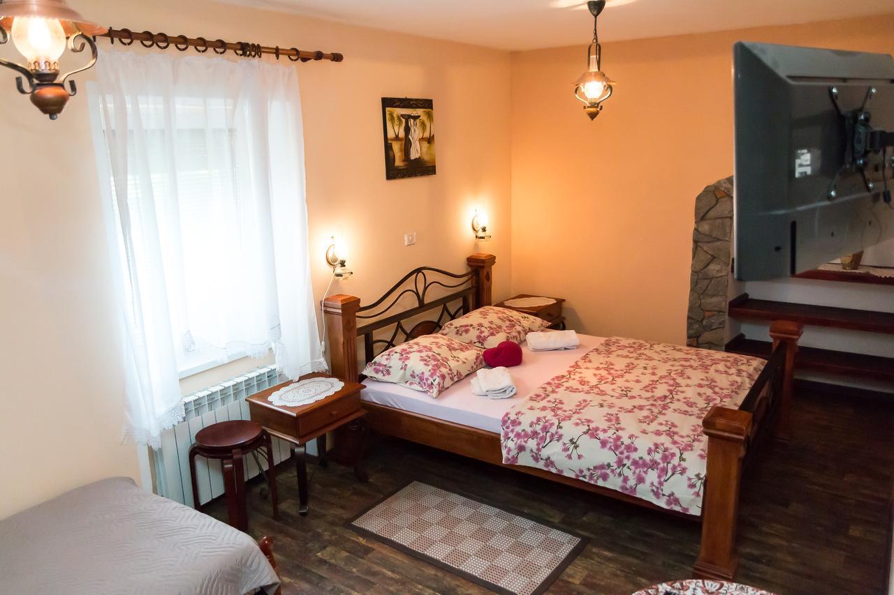 Apartma In Sobe Pilih Vipava Buitenkant foto